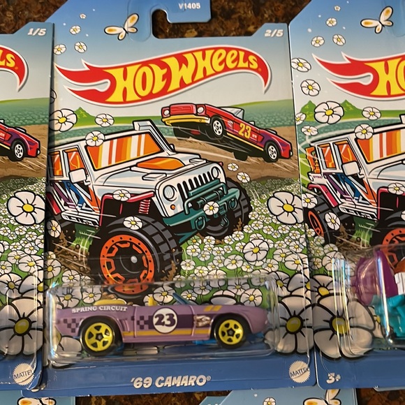 Spring 2023 Hot Wheels Lot of 5 - Picture 3 of 6